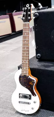 Blackstar Carry-on Guitar White 2